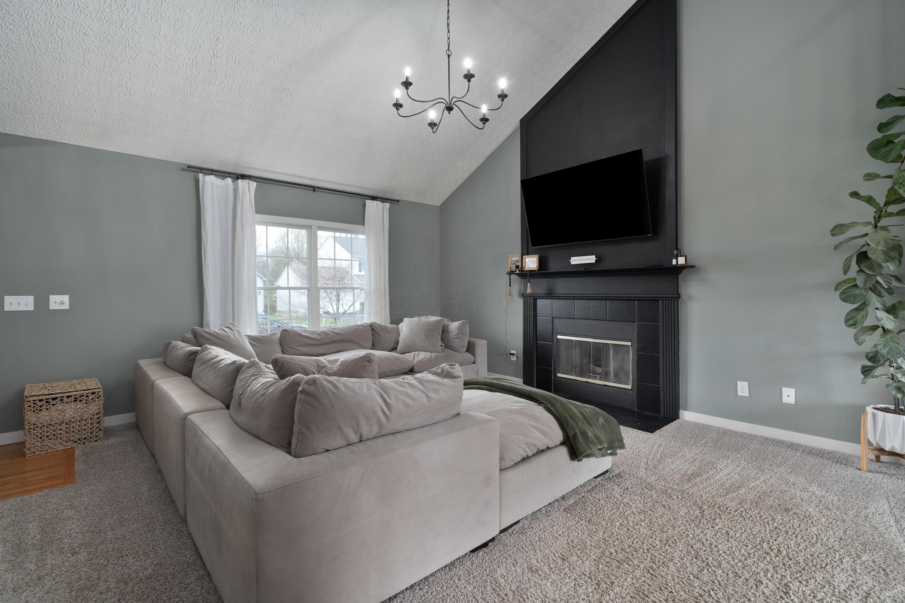 5948 Weston Woods Drive, Galloway, Ohio image 8