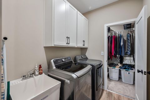 Tiny photo for 413 Broad Furrows Avenue, Delaware, OH 43015 (MLS # 226000692)