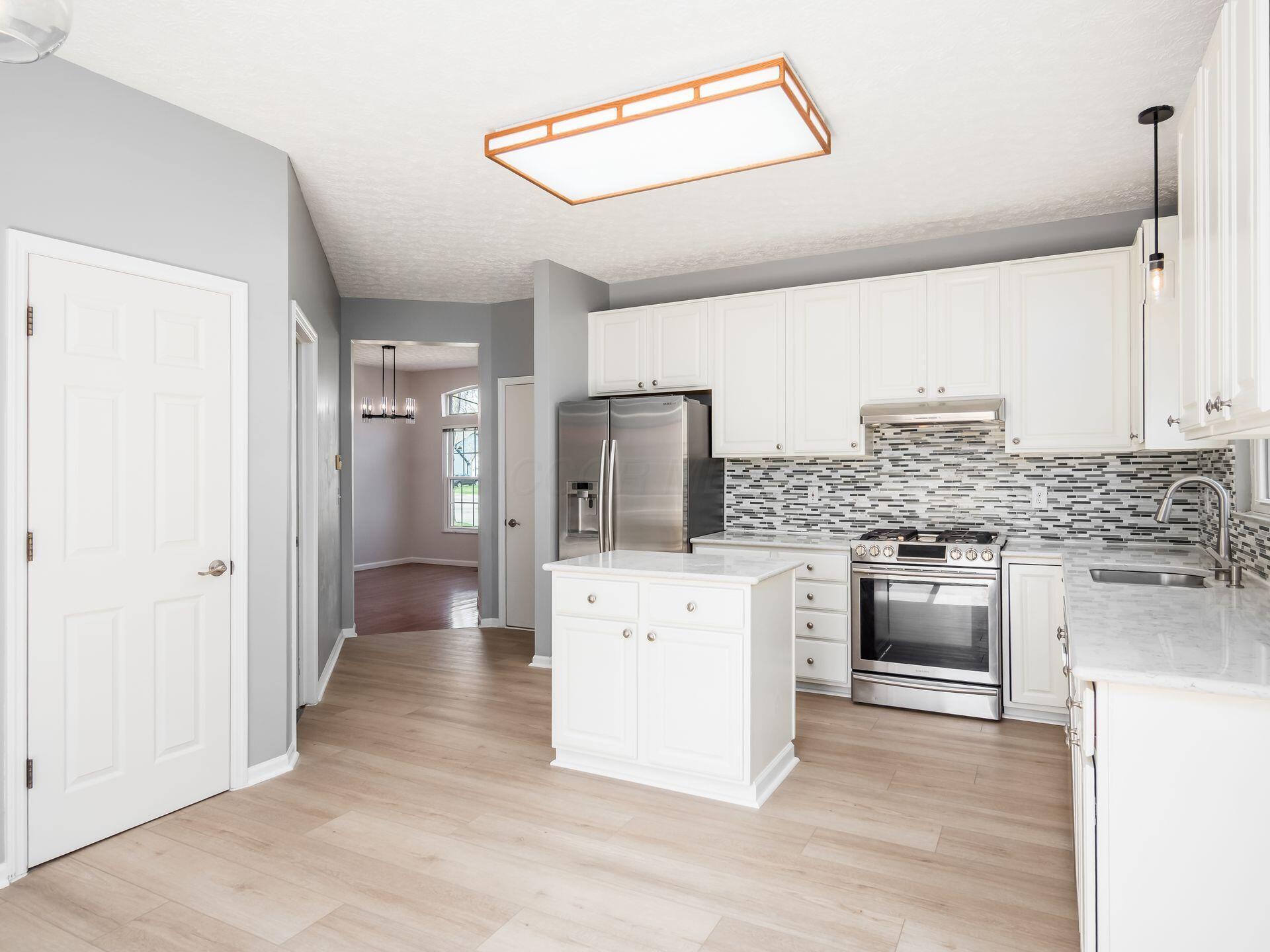 7456 Maynooth Drive, Dublin, Ohio image 4