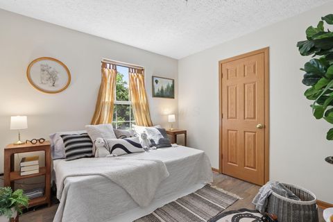 Tiny photo for 4170 Nafzger Drive, Columbus, OH 43230 (MLS # 226025529)