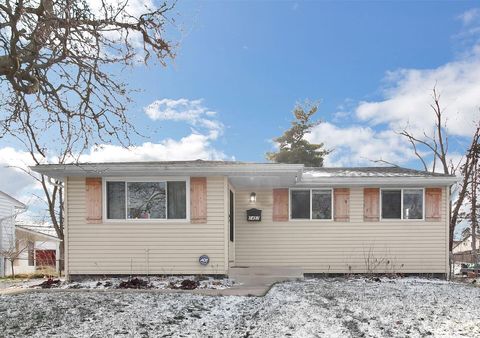 Photo of 1457 Burnley Square S, Columbus, OH 43229 (MLS # 225046436)