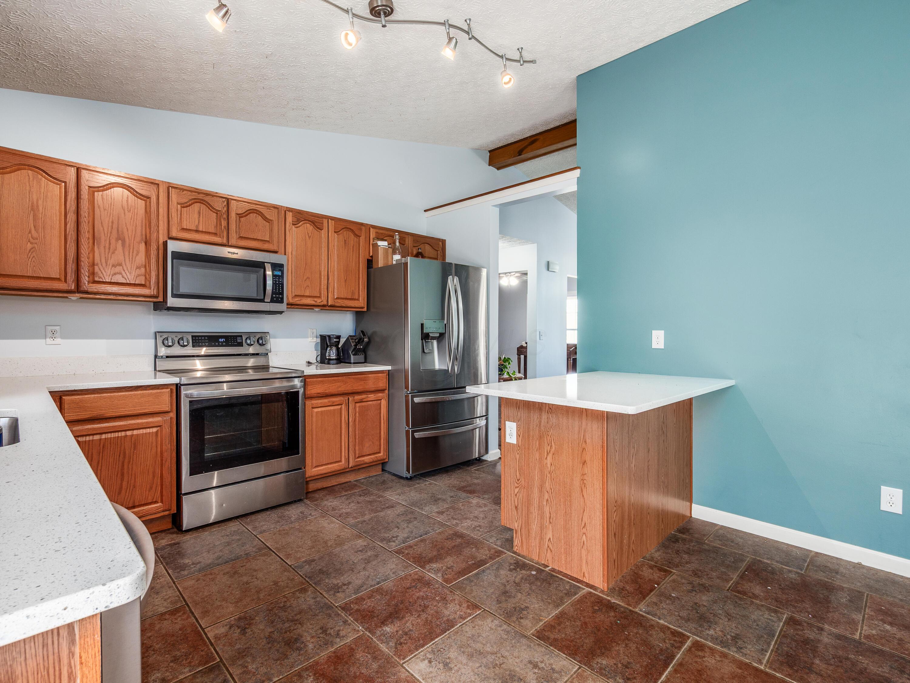 8550 Somerset Road, Thornville, Ohio image 10