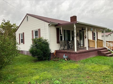 Photo of 815 Valley Street, Aberdeen, OH 45101 (MLS # 225039805)