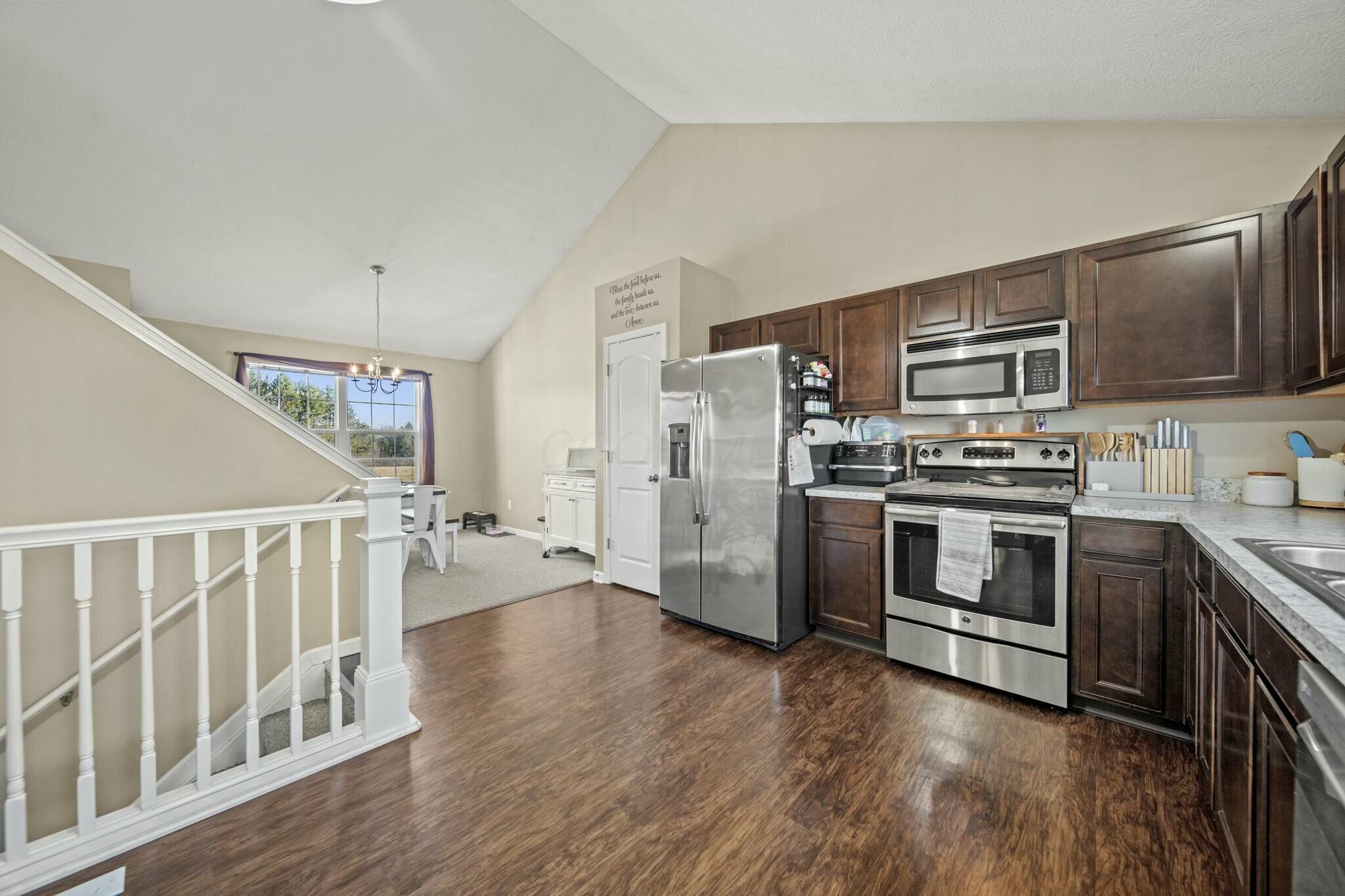 3923 Snowcreek Drive, Grove City, Ohio image 13