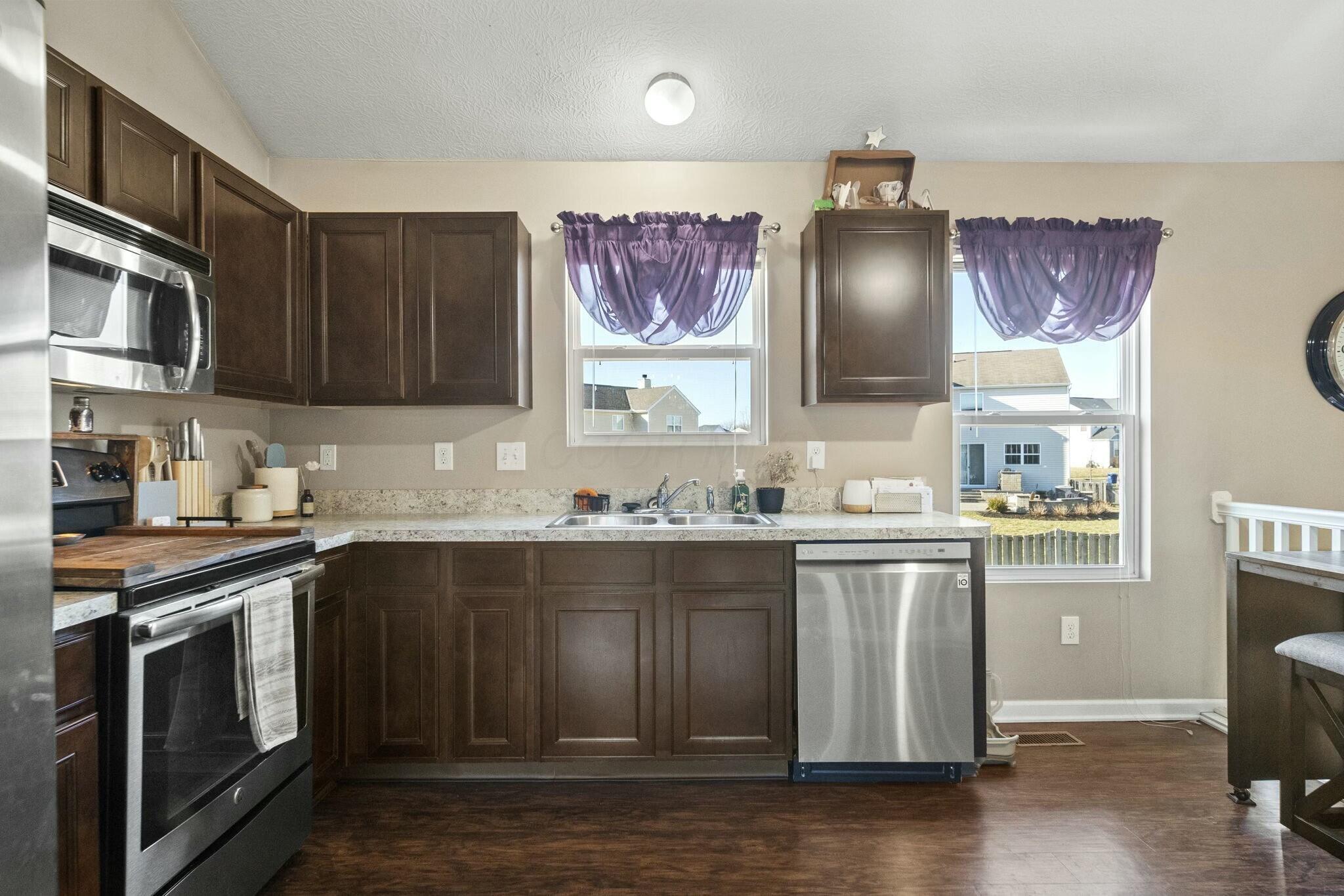 3923 Snowcreek Drive, Grove City, Ohio image 12