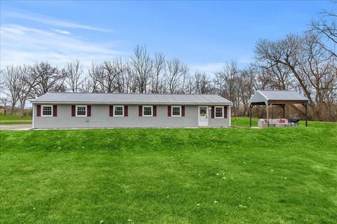 Photo of 10 Darby Avenue, Mechanicsburg, OH 43044 (MLS # 225044588)