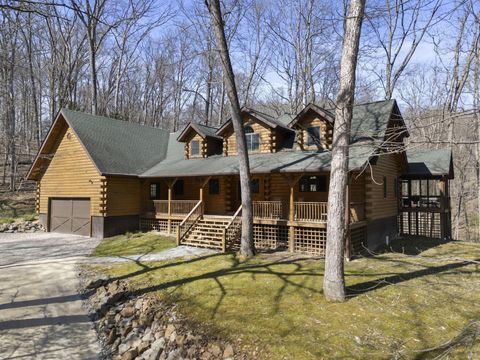 Photo of 554 Kusa Lane, Sugar Grove, OH 43155 (MLS # 226011243)