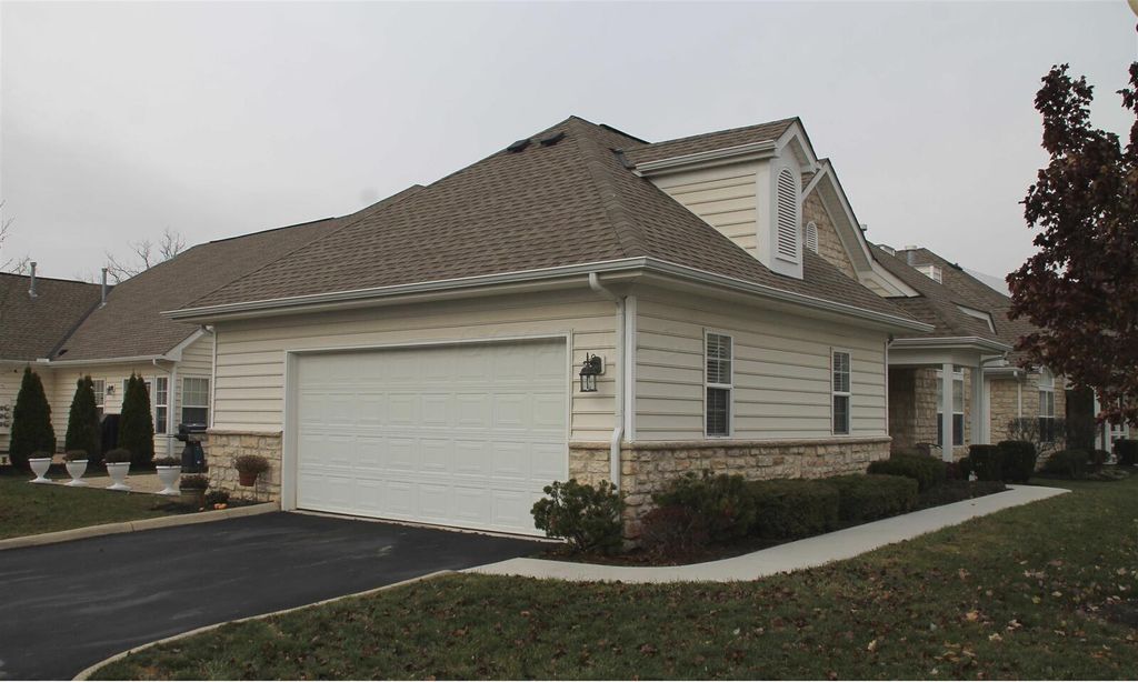 Photo of 5184 Vinings 5184 #5184, Dublin, OH 43016 (MLS # 226009086)