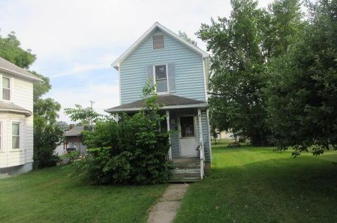 Photo of 176 E Maryland Avenue, Sebring, OH 44672 (MLS # 226024584)