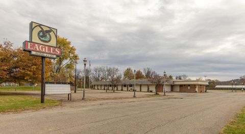 Photo of 1936 E Main Street, Lancaster, OH 43130 (MLS # 225041672)