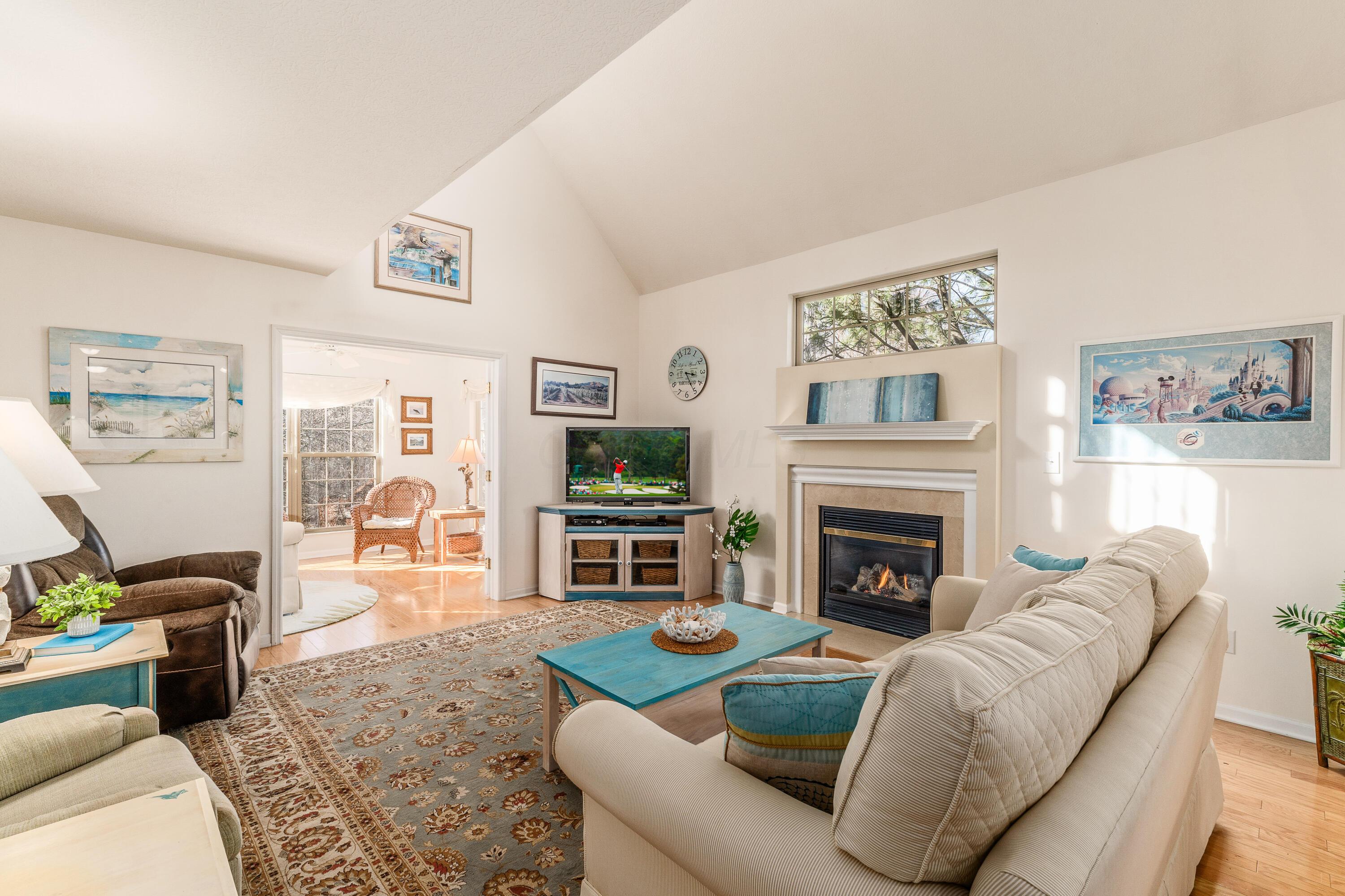 557 Village Green Loop, Westerville, Ohio image 25