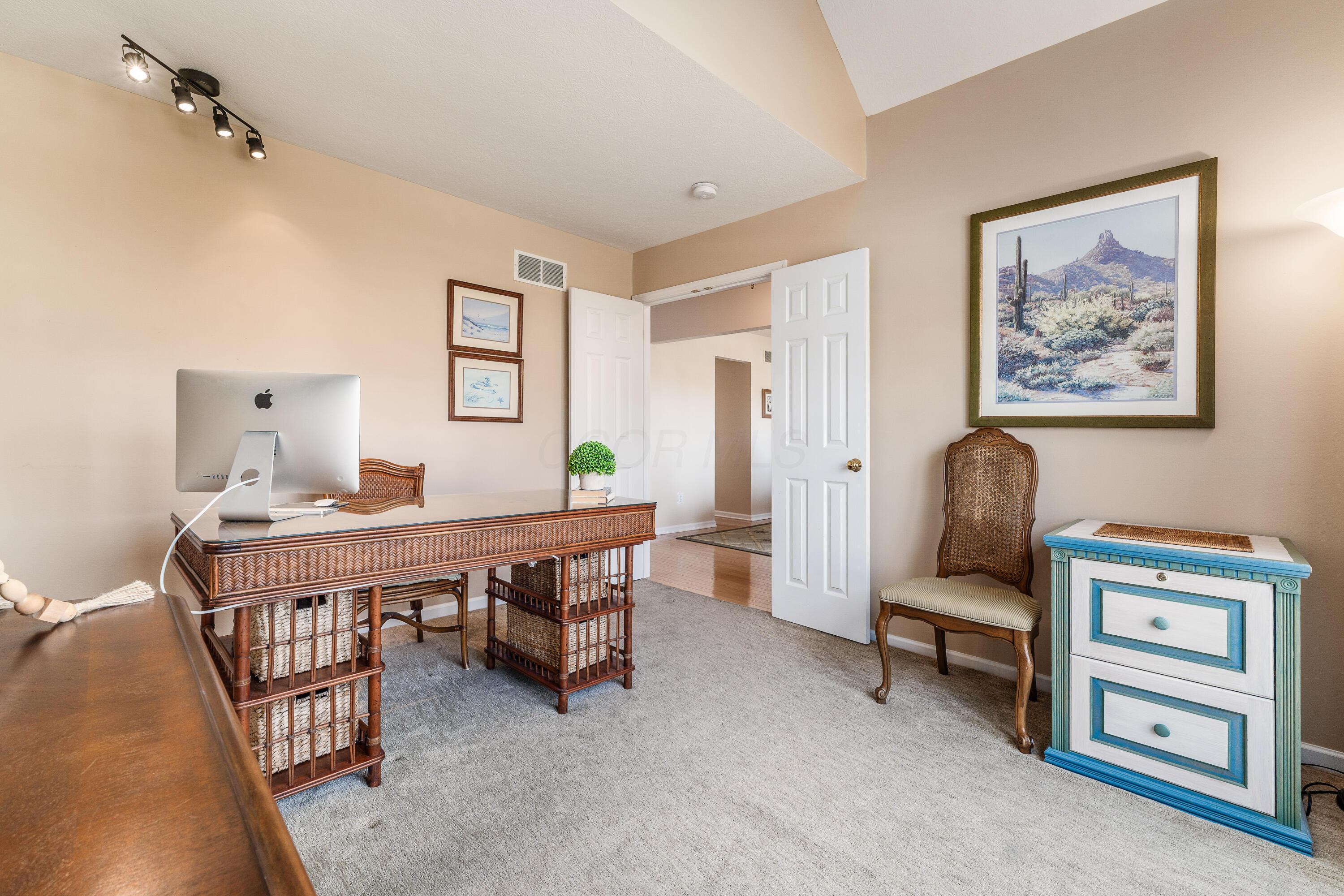 557 Village Green Loop, Westerville, Ohio image 9