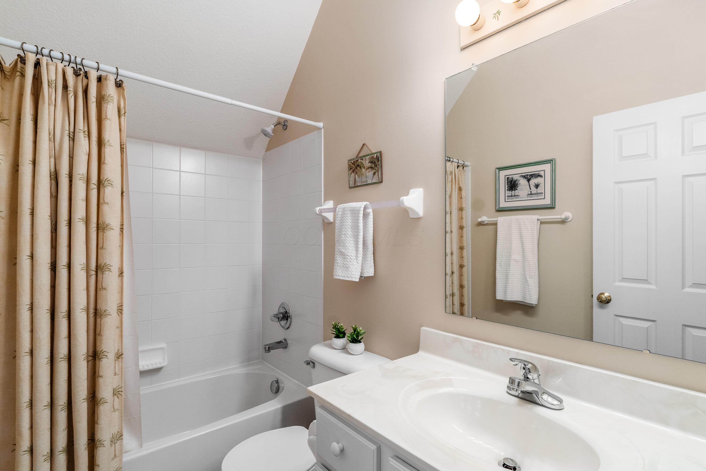 557 Village Green Loop, Westerville, Ohio image 43