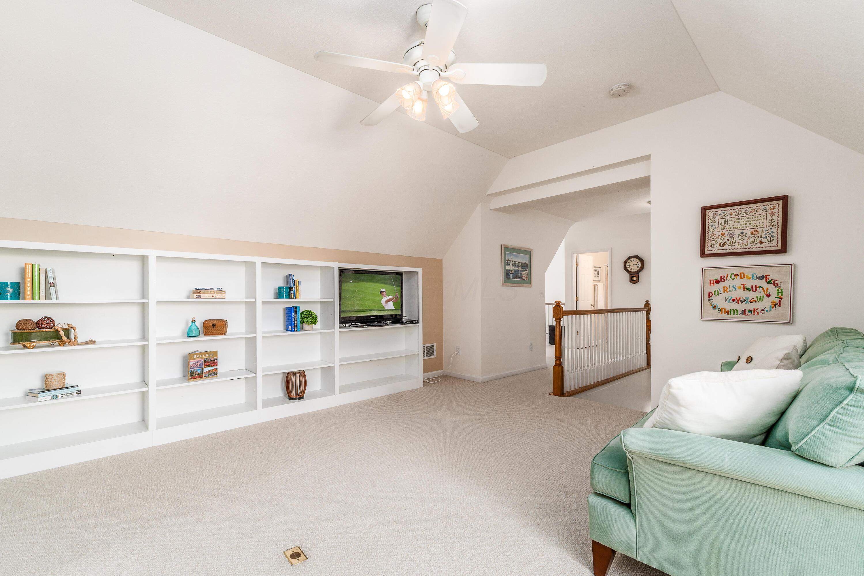 557 Village Green Loop, Westerville, Ohio image 45