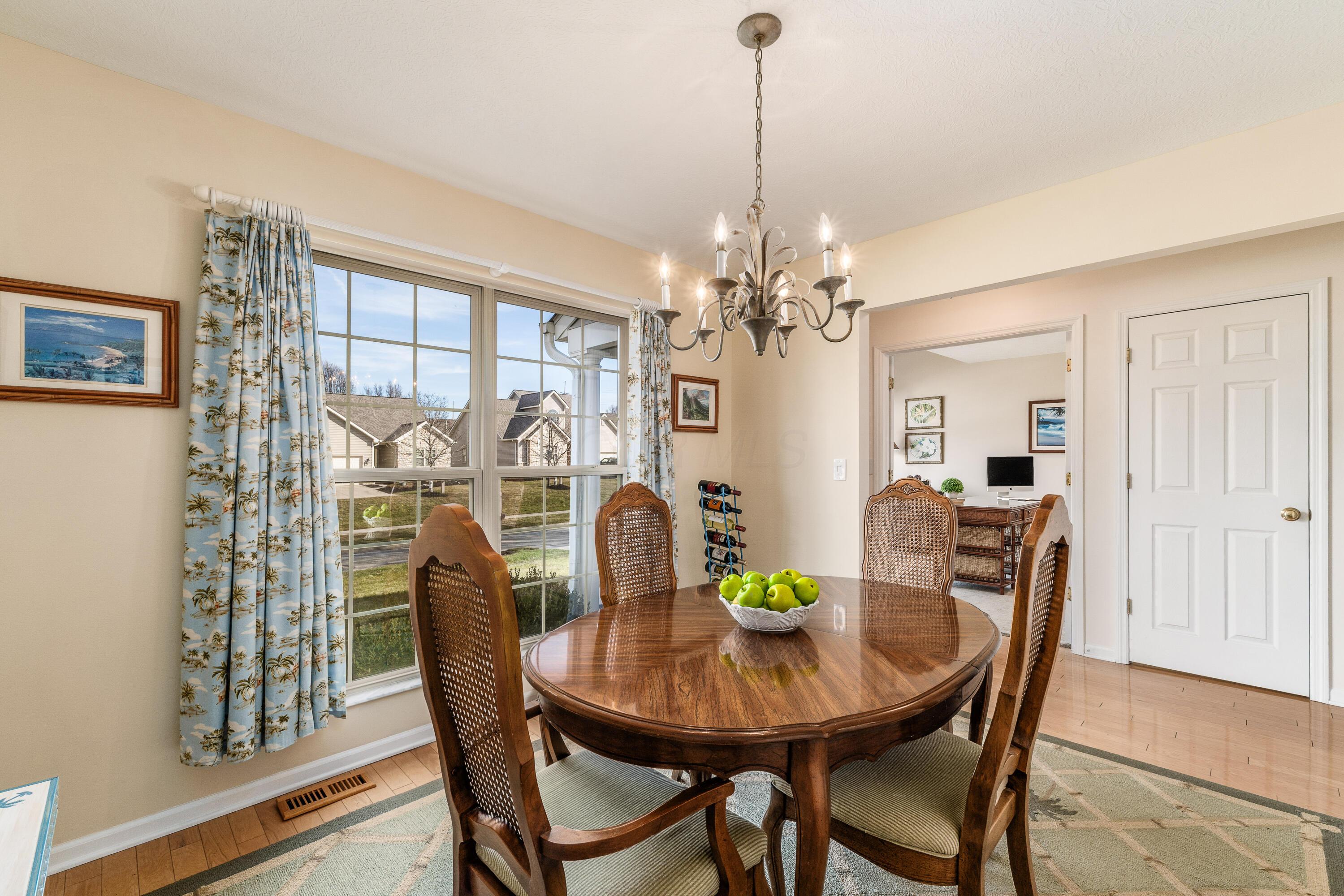 557 Village Green Loop, Westerville, Ohio image 7
