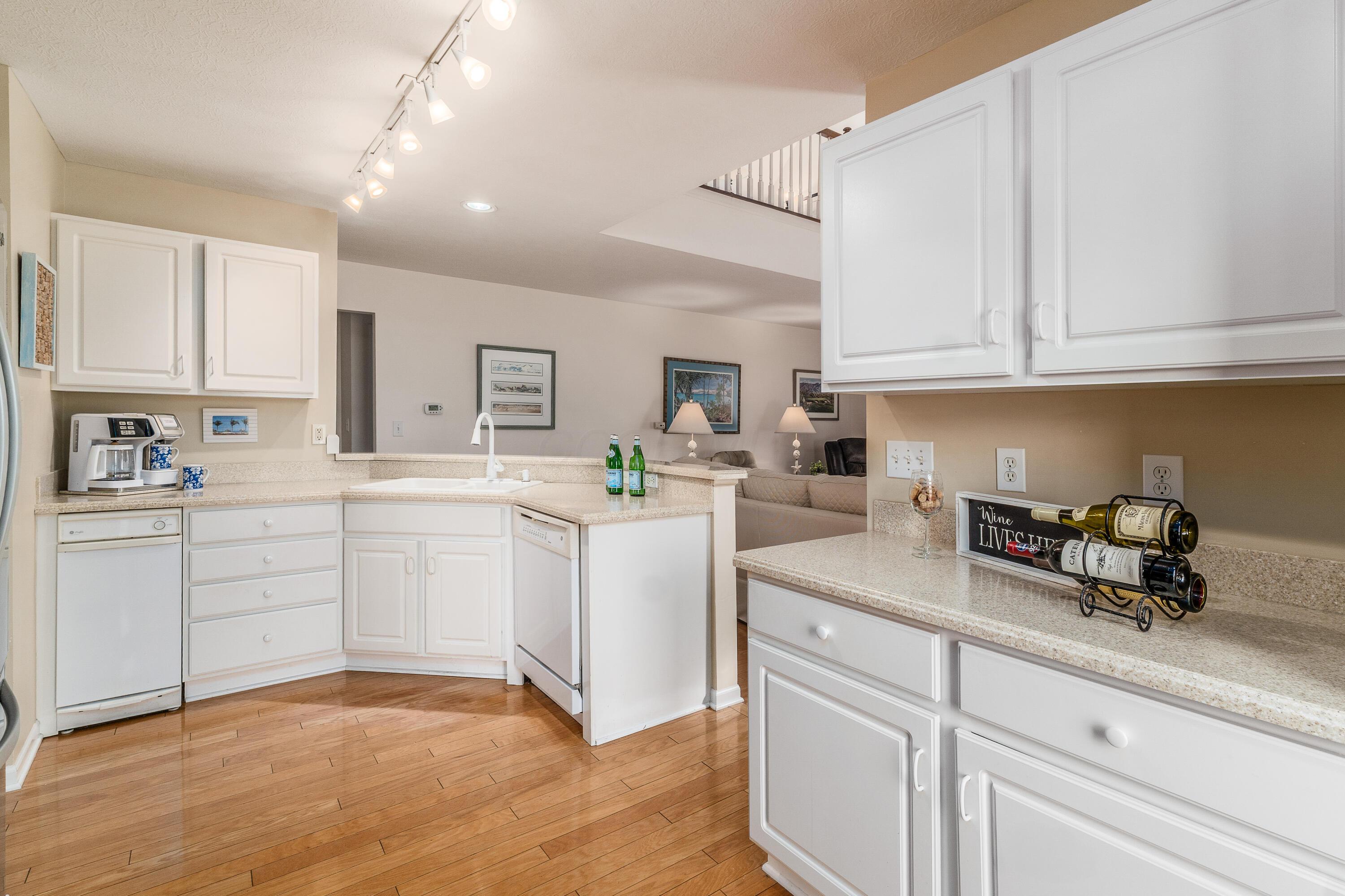 557 Village Green Loop, Westerville, Ohio image 17