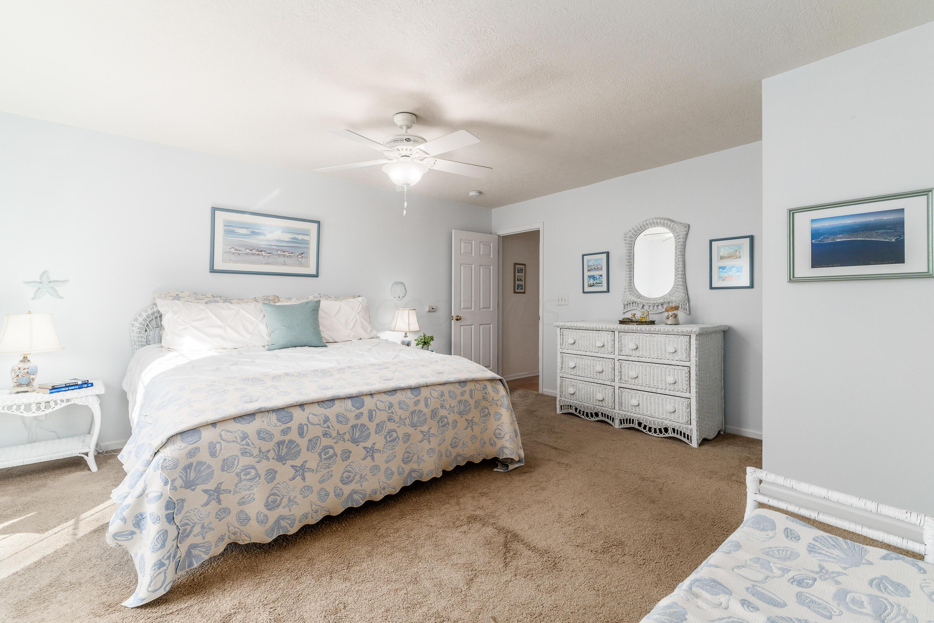 557 Village Green Loop, Westerville, Ohio image 30