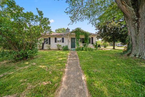 Photo of 7418 Wollam Avenue, Reynoldsburg, OH 43068 (MLS # 226024109)