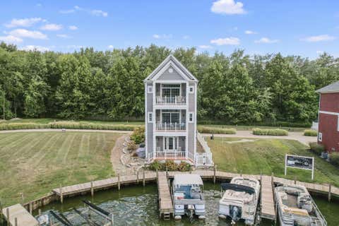 Photo for 13820 Rosewood Road NE