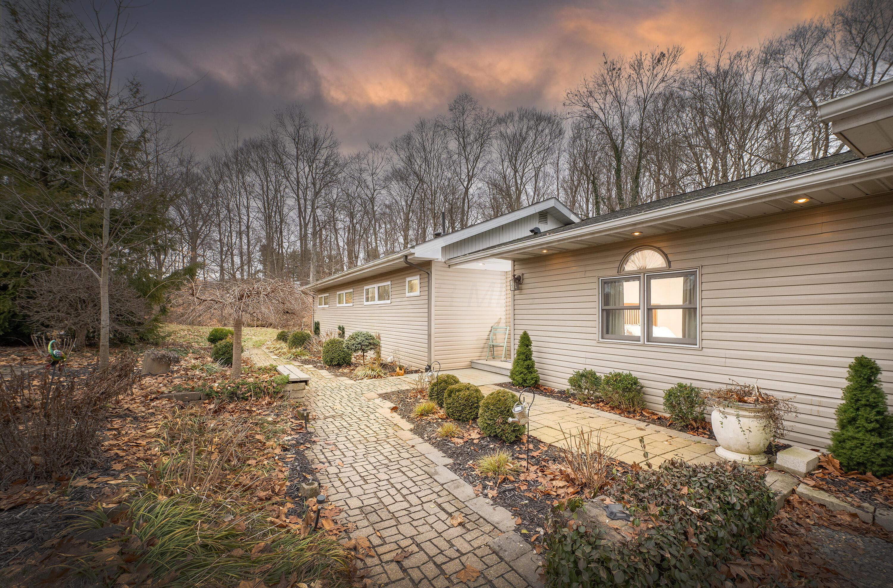 20860 Newcastle Road, Gambier, Ohio image 4