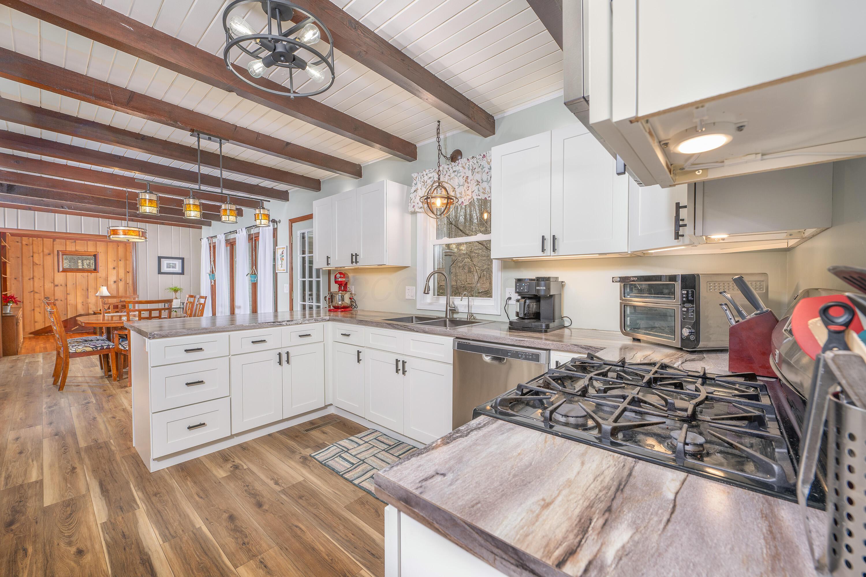 20860 Newcastle Road, Gambier, Ohio image 10