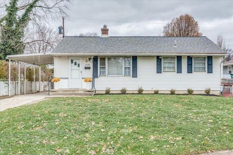 Photo of 2208 Fenton Street, Columbus, OH 43224 (MLS # 225044334)