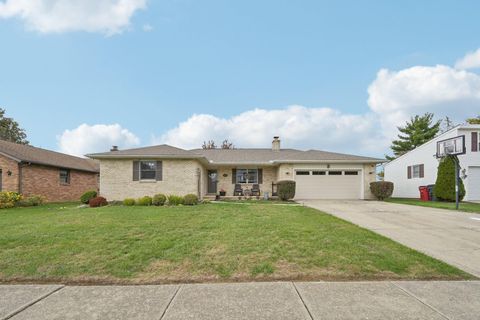 Photo of 4427 Dawn Drive, Grove City, OH 43123 (MLS # 225040450) Photo of 4427 Dawn Drive, Grove City, OH 43123 (MLS # 225040450)