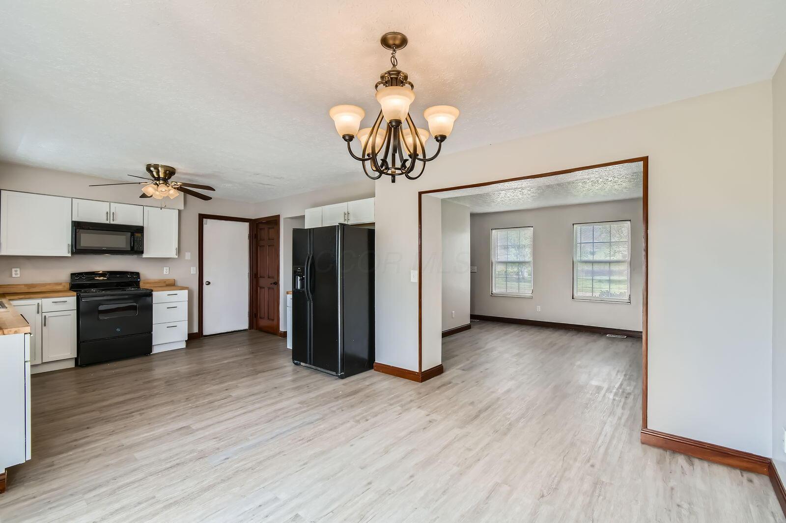 1422 Autumn Drive, Lancaster, Ohio image 3