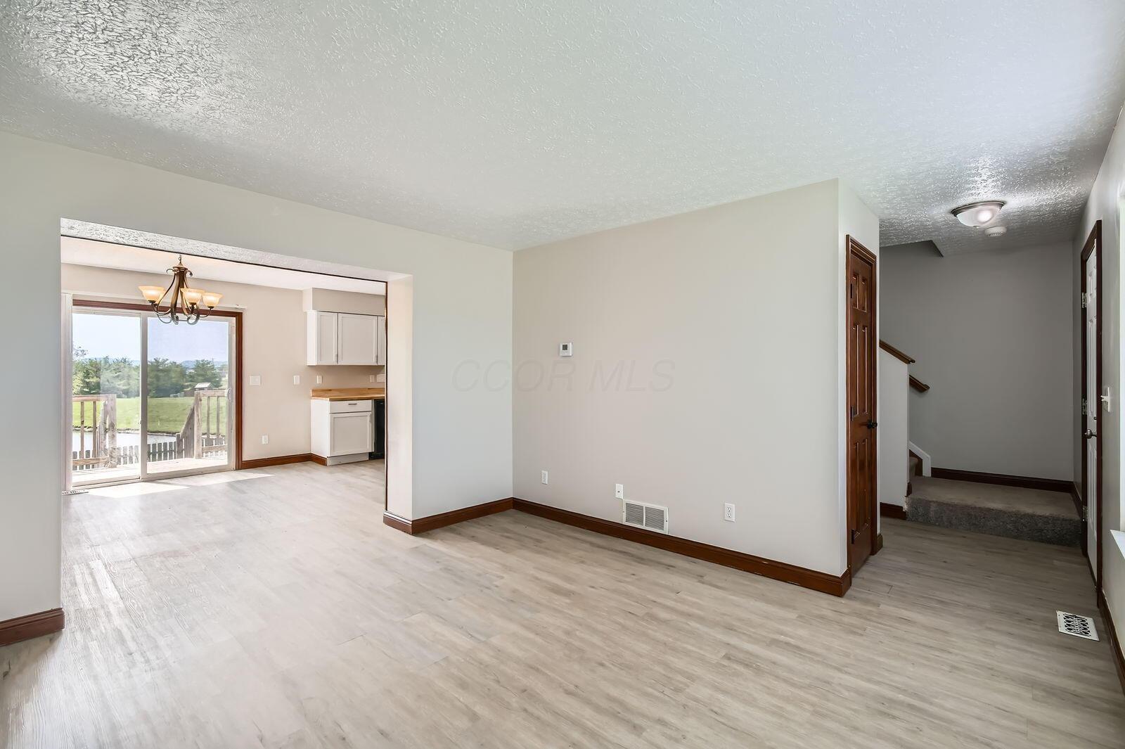 1422 Autumn Drive, Lancaster, Ohio image 2