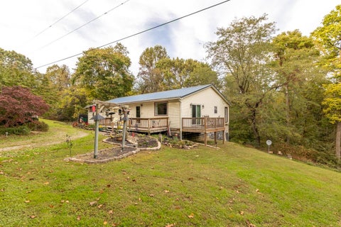 Photo of 5840 W Point North Berne Road SE, Lancaster, OH 43130 (MLS # 226038781)