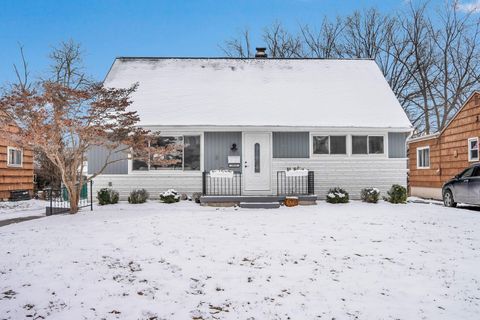 2919 E Mound Street, Columbus, OH 43209 - #: 225005207