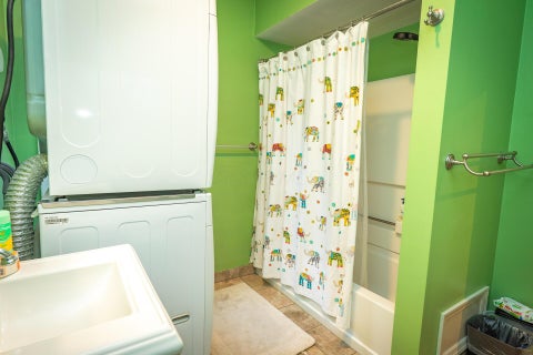 Tiny photo for 383 W Hubbard Avenue, Columbus, OH 43215 (MLS # 226037962)