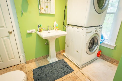 Tiny photo for 383 W Hubbard Avenue, Columbus, OH 43215 (MLS # 226037962)