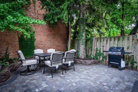 Tiny photo for 383 W Hubbard Avenue, Columbus, OH 43215 (MLS # 226037962)