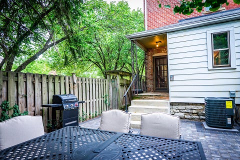 Tiny photo for 383 W Hubbard Avenue, Columbus, OH 43215 (MLS # 226037962)
