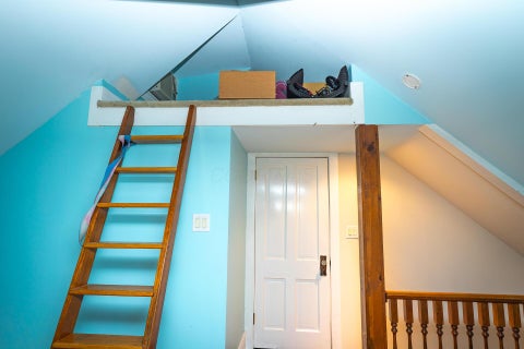 Tiny photo for 383 W Hubbard Avenue, Columbus, OH 43215 (MLS # 226037962)
