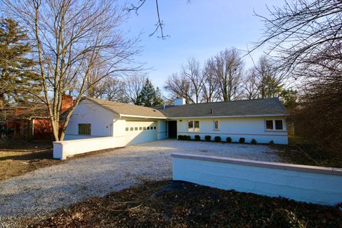 Photo of 3191 E Broad Street, Columbus, OH 43209 (MLS # 226002330)