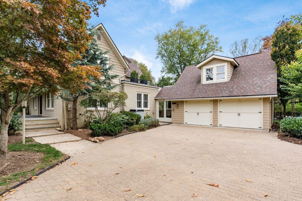 Photo of 6610 Worthington Galena Road, Worthington, OH 43085 (MLS # 225039394)