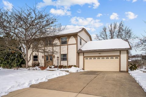 Photo of 1566 Lorraine Avenue, Columbus, OH 43235 (MLS # 226003739)