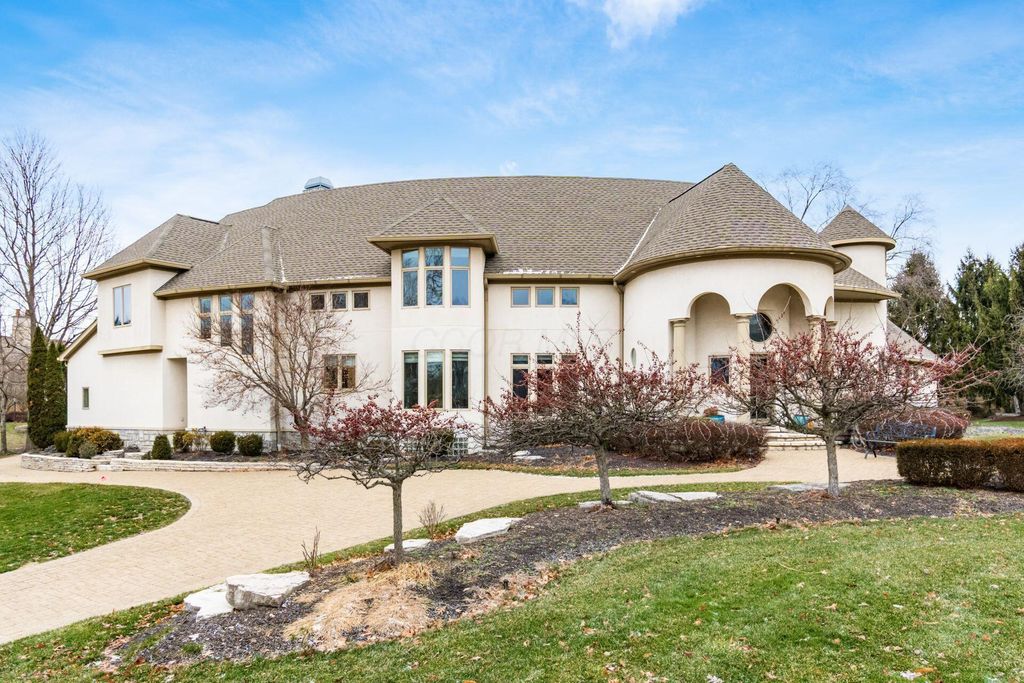 Photo of 4602 Sandwich Court, Dublin, OH 43016 (MLS # 226008893)