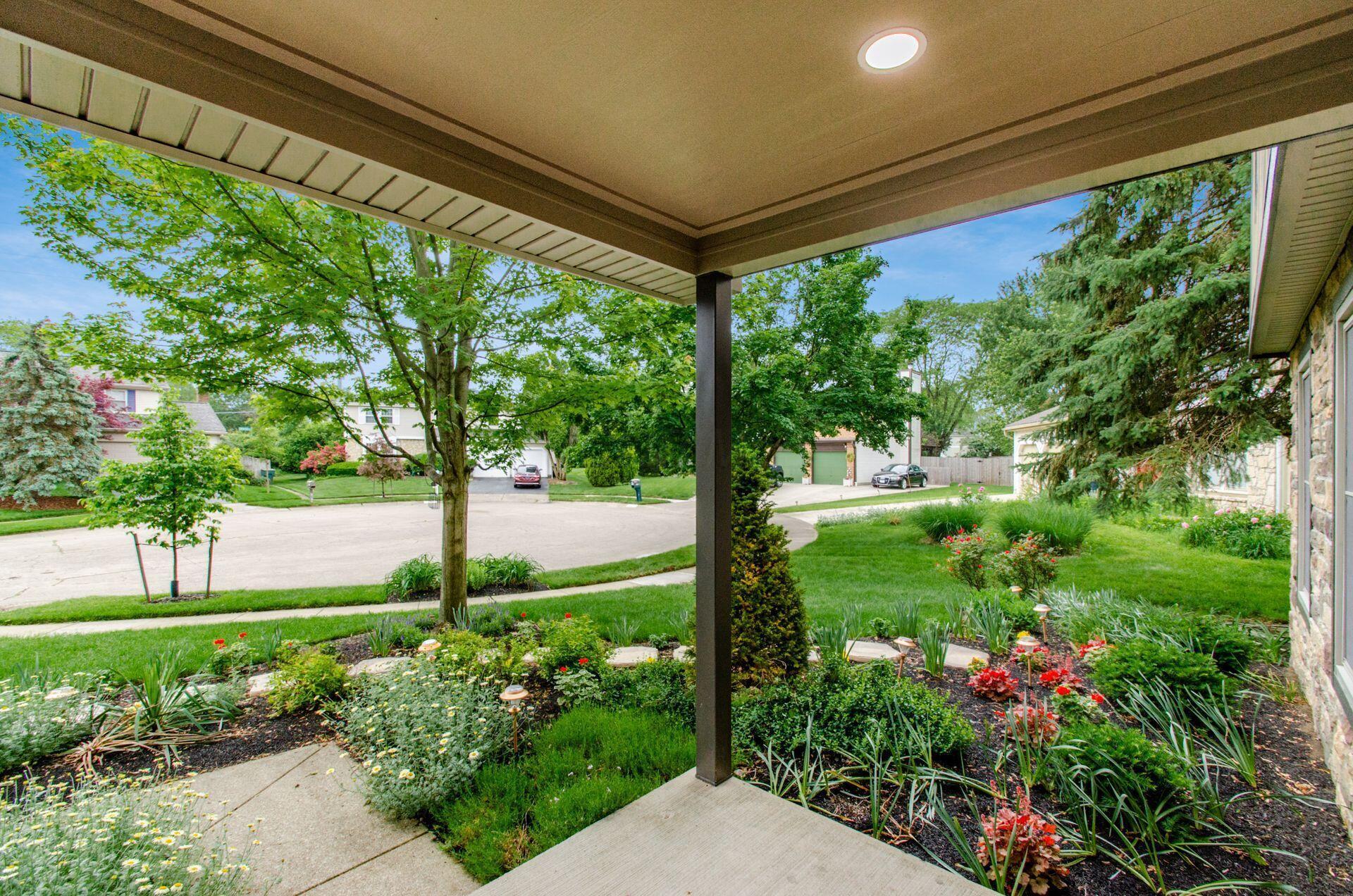 1672 Flat Rock Court, Columbus, Ohio image 4