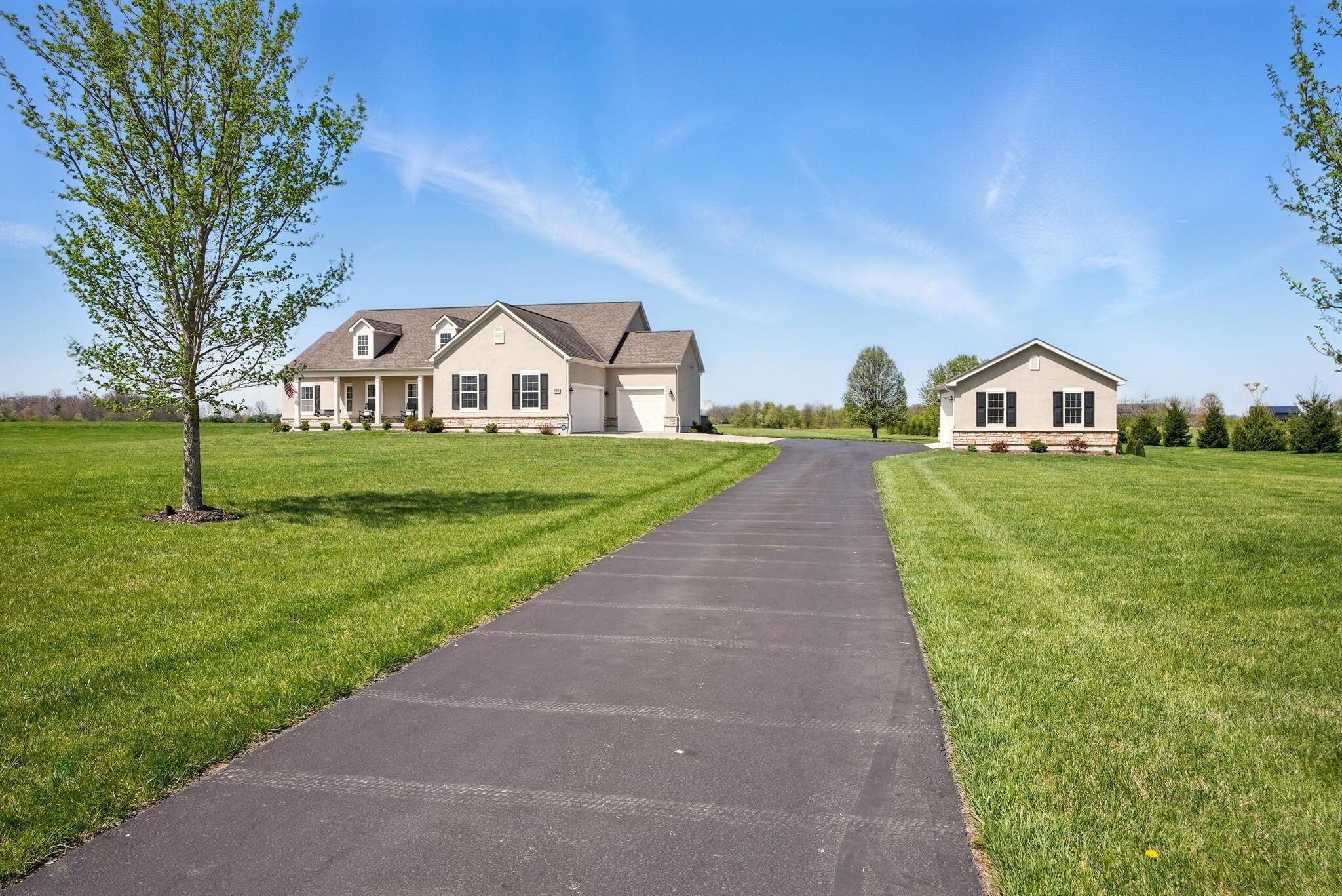 4201 Abbey Chase Court, Hilliard, Ohio image 3