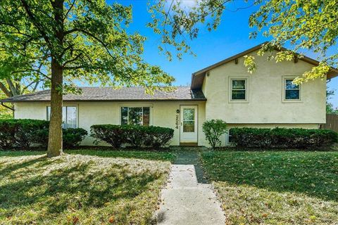 Photo of 2564 Hardy Parkway Street, Grove City, OH 43123 (MLS # 225037410)
