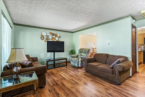 Tiny photo for 2564 Hardy Parkway Street, Grove City, OH 43123 (MLS # 225037410)