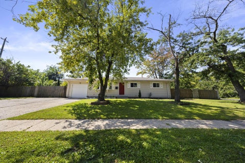 Tiny photo for 5029 Brinwood Place, Columbus, OH 43232 (MLS # 226034613)