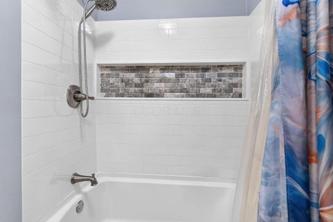 Tiny photo for 2610 Grasmere Avenue, Columbus, OH 43211 (MLS # 226037960)