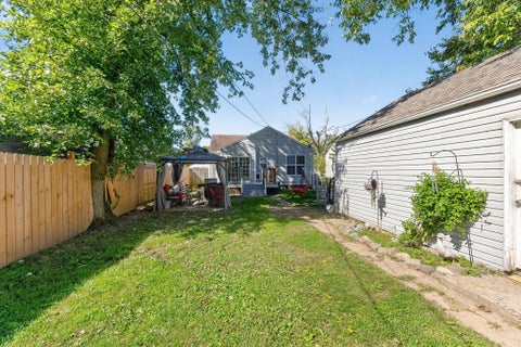 Tiny photo for 2610 Grasmere Avenue, Columbus, OH 43211 (MLS # 226037960)