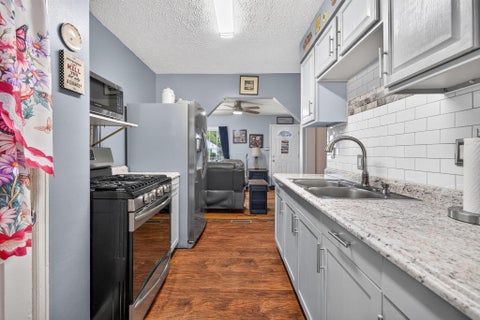 Tiny photo for 2610 Grasmere Avenue, Columbus, OH 43211 (MLS # 226037960)