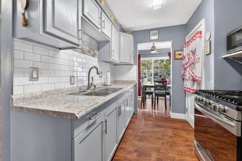 Tiny photo for 2610 Grasmere Avenue, Columbus, OH 43211 (MLS # 226037960)