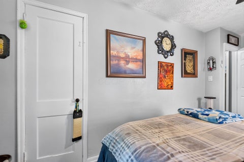 Tiny photo for 2610 Grasmere Avenue, Columbus, OH 43211 (MLS # 226037960)